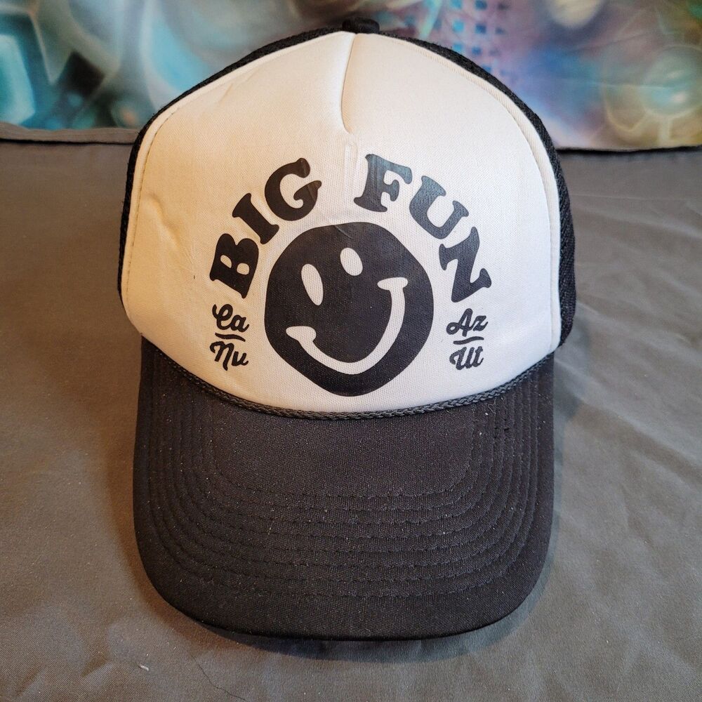 Decky Trucker Hat Smiley Face Big Fun Graphic Snapback Mesh Trucker Streetwear